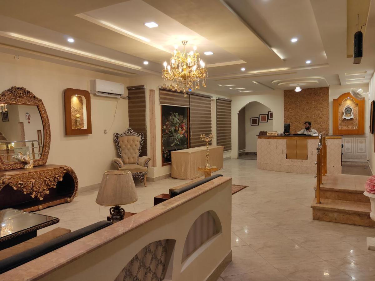โรงแรม S.R. เลาจน์ มุลตาน ภายนอก รูปภาพ